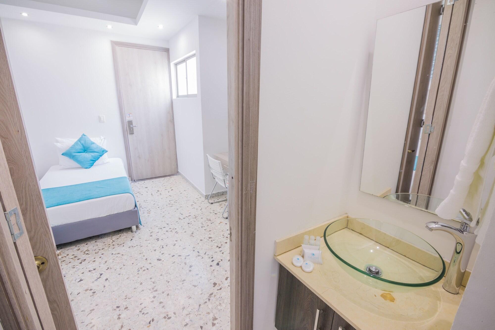 Velik Ocean Hotel Aeropuerto Cartagena Exteriör bild