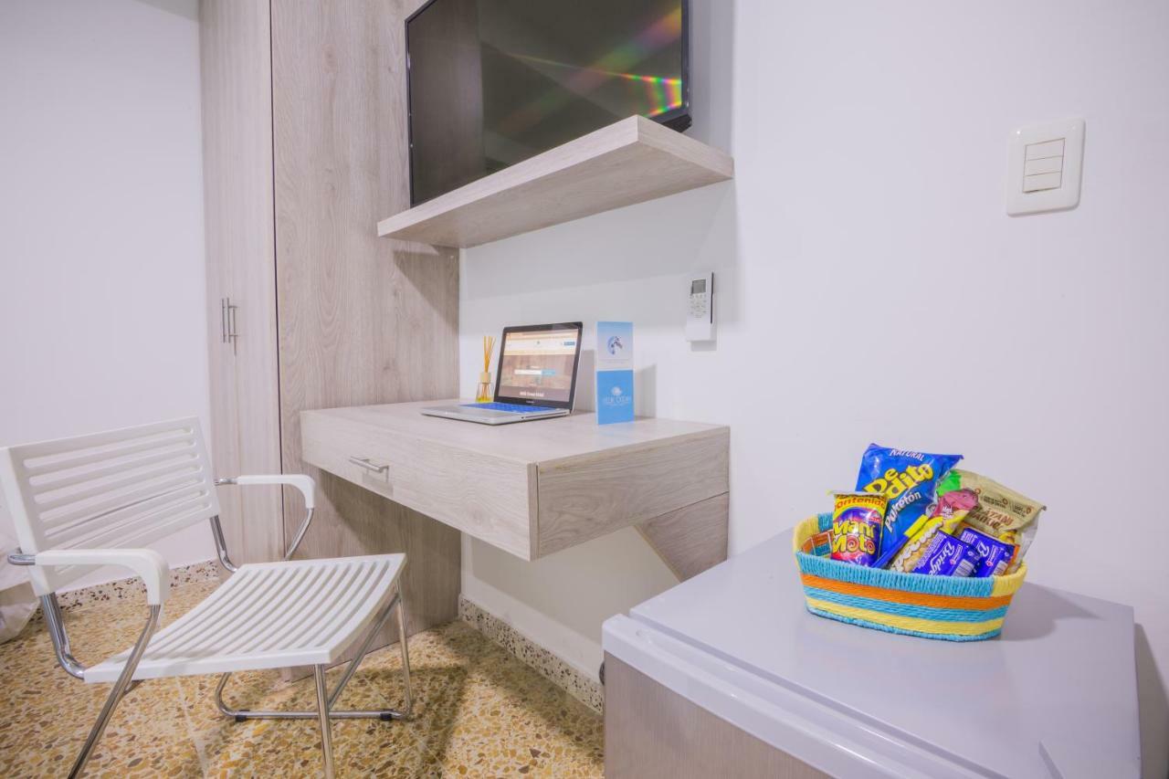 Velik Ocean Hotel Aeropuerto Cartagena Exteriör bild